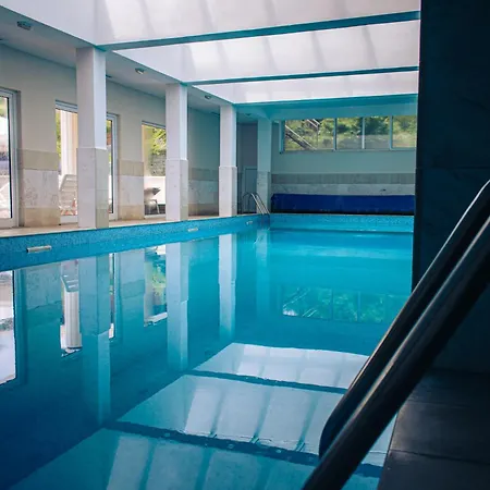 Aleksion Palace אוגניאנובו